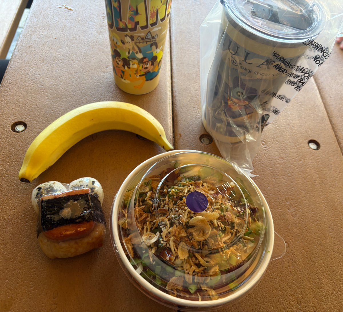 mama_mukku's tweet photo. ちなみにこれはアウラニ到着直後のブランチ。
何も考えずに買った結果、お会計で衝撃。

＿人人人人人人人＿
＞　約18,000円　＜
￣Y^Y^Y^Y^Y^Y￣

海外ディズニー×円安の洗礼😂 https://t.co/ojlxTK7OGP