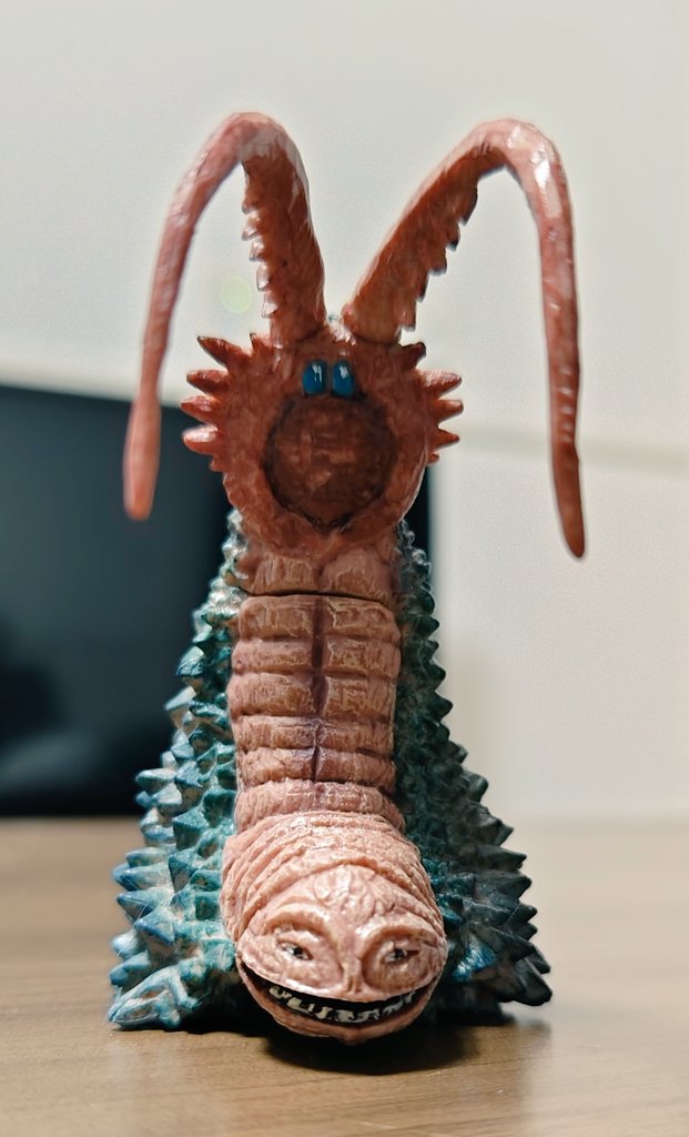 blackpocoss's tweet photo. 「はしもとみおのウルトラ怪獣彫ってみた。0３」
１回800円はなかなかスリルがあるけど、めあてのツインテールを一撃必殺✌守りたい、この笑顔。 https://t.co/pTg05dvJb4