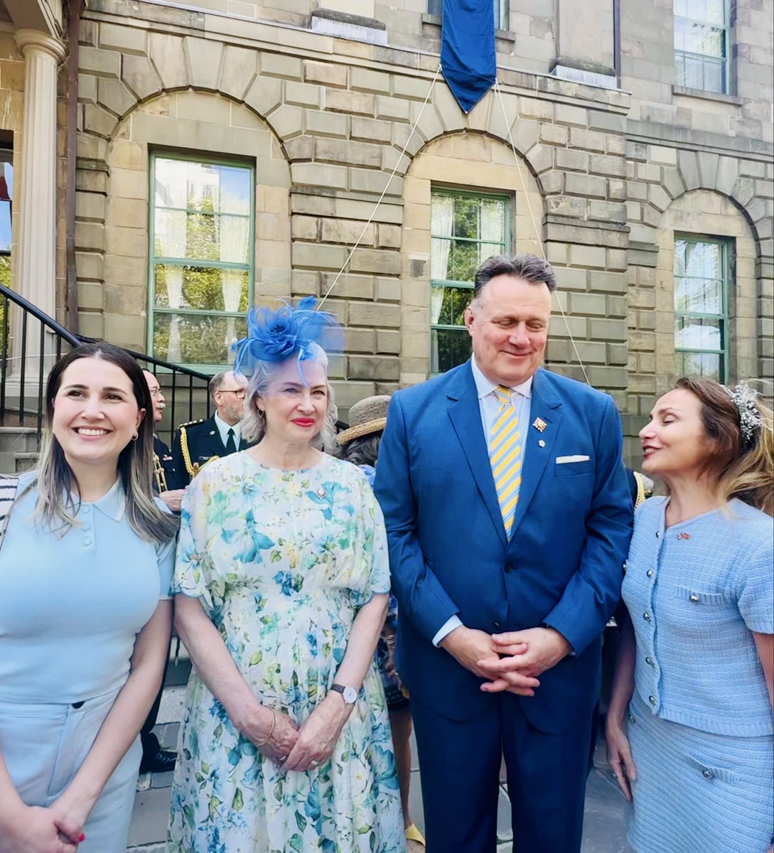 BtalentGal's tweet photo. This is my last official opportunity to meet @LtGovNS Savage before my next chapter.

24 yrs in Canada 🇨🇦 taught me: growth comes from uncertainty, courage, curiosity, connection &amp; change. #Human5C

AI 🤖 evolves. Human connection remains our advantage. https://t.co/DUlGKnPHG2 https://t.co/0fKnojCNES