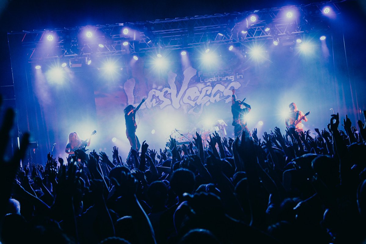 Falilv's tweet photo. 昨日は大阪、ありがとやで！！！
一体感すごかった！みんなのエネルギー爆発してた！最高！！

Photo by @kawado_photo https://t.co/3RgkfIulcm