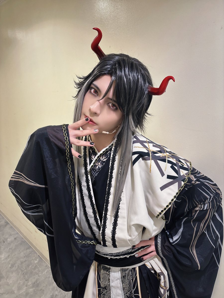 nkpn_yuki's tweet photo. 舞台｢鬼神の影法師｣ ‐相縁輪廻篇‐
初日公演開幕しました！

初陣が無事終了。いかがでしたか？？
鱗渦という名を授かり、
この物語に生けることがとても嬉しいです🐉

千秋楽まで怪我なく全力で演じます☯️✨

#鬼神の影法師 https://t.co/Kv2I9F60NP