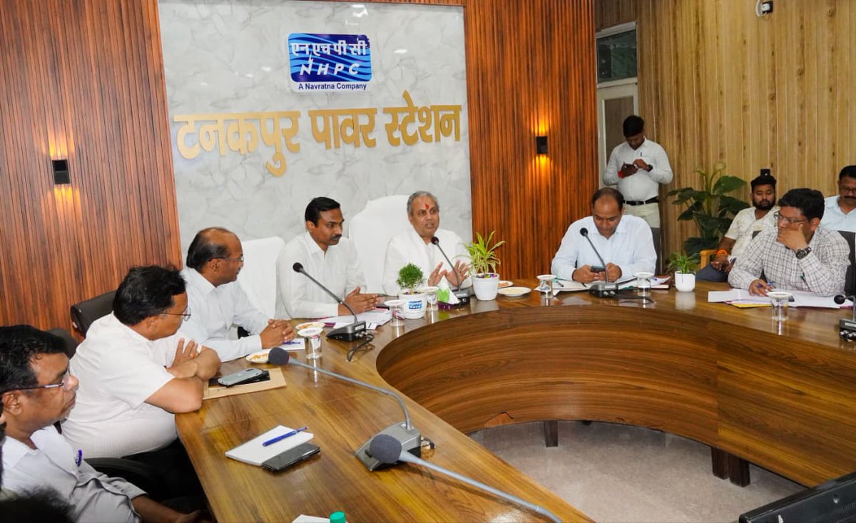DMChampawat's tweet photo. चम्पावत, 19 जून 2026, सूवि।
मा. दर्जा प्राप्त राज्य मंत्री की अध्यक्षता में अंतर्राष्ट्रीय योग दिवस की तैयारियों को लेकर समीक्षा बैठक आयोजित |
मा. मुख्यमंत्री श्री पुष्कर सिंह धामी की उपस्थिति में बनबसा मिनी स्टेडियम में होगा भव्य योग दिवस आयोजन...
https://t.co/YbxtMi68FZ https://t.co/u9QsTU35aK