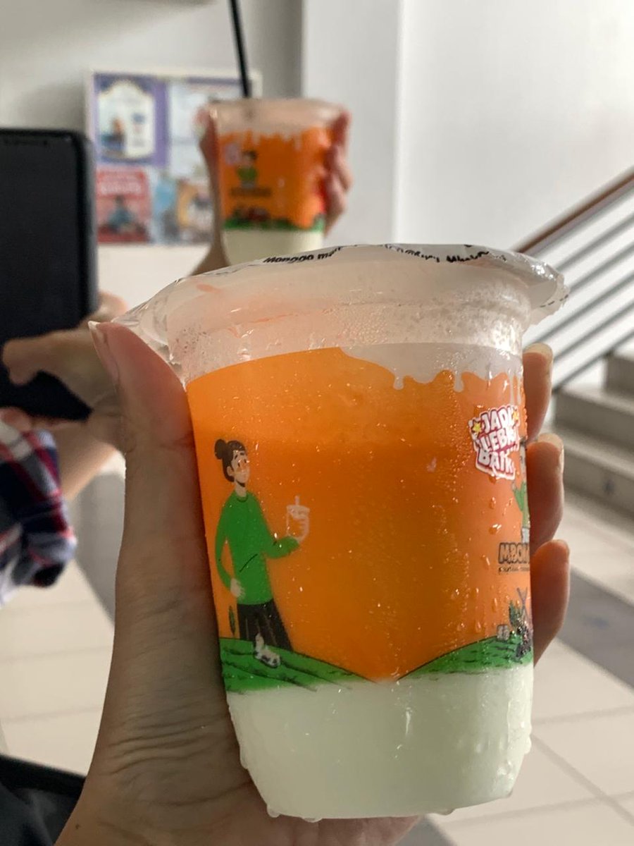 Fatimah4813's tweet photo. Baru tau kalau Susu Mbok Darmi bisa pilih level gula! Aku selalu pesen no sugar biar lebih sehat. Rasanya tetap enak kok #JadiLebihBaik https://t.co/ng5AUKyBtl