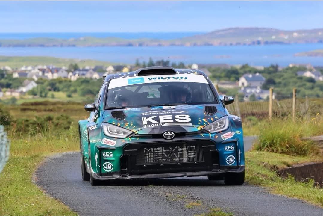 thisisirishral1's tweet photo. It’s @krismeeke &amp; @liam_regan55 leading the @OffDonegalRally after SS3 

They have a 6.5 second lead over Callum &amp; Noel with Josh &amp; Eoin back in third 

📸 Kevin Shields 📸 https://t.co/k80luYuI8e