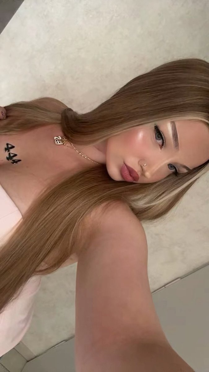 cherrypie3856's tweet photo. et dire que je n’arrive pas trouver de moneyslave 😖 #findom #moneyslave #feetpics #domina https://t.co/9lZPf7Wpv3
