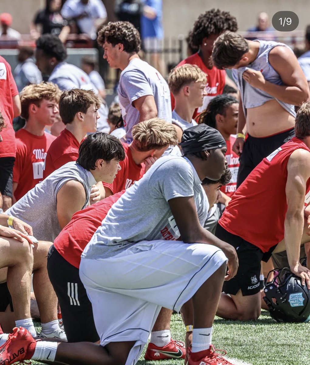 DraydonLafee's tweet photo. Grateful for the opportunity to compete at Miami University! I learned a lot and had great conversations with Coach @Martin_Miami_HC and Coach @A_Ragland14. Looking forward to continuing to build the relationship and getting back on campus soon. Go RedHawks‼️

@QBUOfficial 
@RisingStars6 
@ClarkstonWolves 
@CoachPintar 

#AGTG #MiamiOH #RedHawks #QB #ClassOf2029 #RecruitingJourney #FootballRecruiting #ClarkstonFootball
