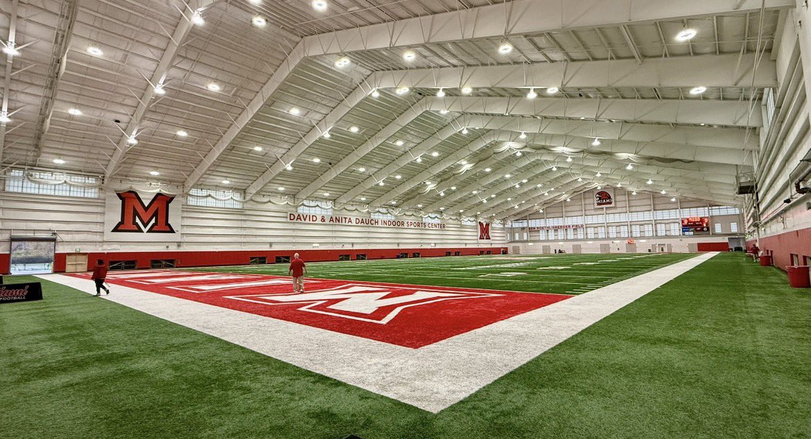 DraydonLafee's tweet photo. Grateful for the opportunity to compete at Miami University! I learned a lot and had great conversations with Coach @Martin_Miami_HC and Coach @A_Ragland14. Looking forward to continuing to build the relationship and getting back on campus soon. Go RedHawks‼️

@QBUOfficial 
@RisingStars6 
@ClarkstonWolves 
@CoachPintar 

#AGTG #MiamiOH #RedHawks #QB #ClassOf2029 #RecruitingJourney #FootballRecruiting #ClarkstonFootball