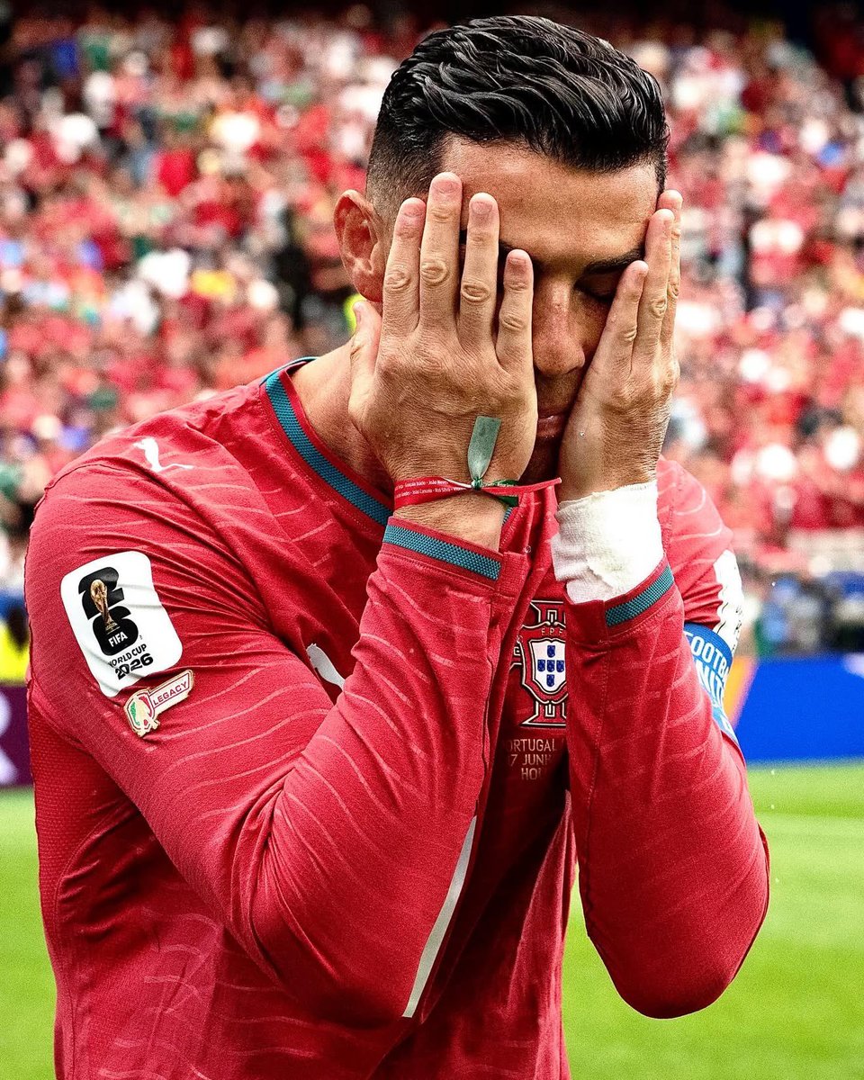 _CR7is's tweet photo. عشرين سنة وهم ينتظرون سقوطه، وكل مرة يرجعون ينتظرون من جديد

تعادل واحد طلع لنا إعلاميين ومحللين وأساطير سابقين كلهم يتسابقون على الهجوم.

لكن فيه شيء ما تعلموه للحين…

كل ما حاصروه أكثر، رجع أقوى.

وإذا كتب الله له كأس العالم، بيكون أجمل رد على كل شخص استعجل وفتح فمه https://t.co/NfJgxvYqCU