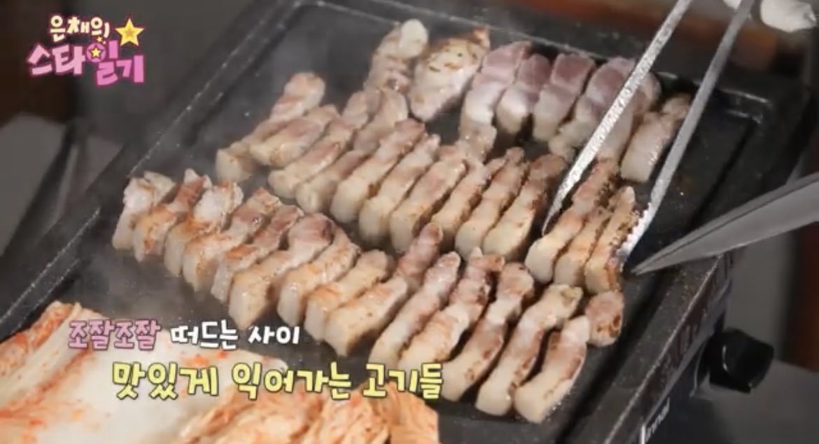 SPARK_61's tweet photo. CTW อีกแล้ว รอบนี้จะมีร้าน HANAM BBQ มาเปิดสาขาแรกในไทย เคยเห็นร้านนี้อยู่ในซีรีส์บ่อยๆด้วย แถมมีพี่พนักงานมาบริการย่างให้ถึงโต๊ะ ให้ฟีลเกาหลีแท้ๆเลย
เปิดวันแรกต้นเดือน ก.ค.นี้เลย ชั้น 6 น่าโดนมาก หิววว
#HANAMBBQ #HANAMBBQTHAILAND #ปิ้งย่างเกาหลีอันดับหนึ่ง https://t.co/6T0KEv8cFf
