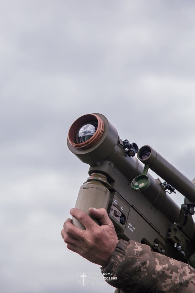historicfirearm's tweet photo. Another sighting of the Chinese FN-16 MANPADS with a Ukrainian anti-aircraft team from the 160th Mechanized Brigade.

Full article/video on these linked below 👇 

#UkraineWar #UkraineRussiaWar #MANPADS #SALW https://t.co/SgNoGXeoM1