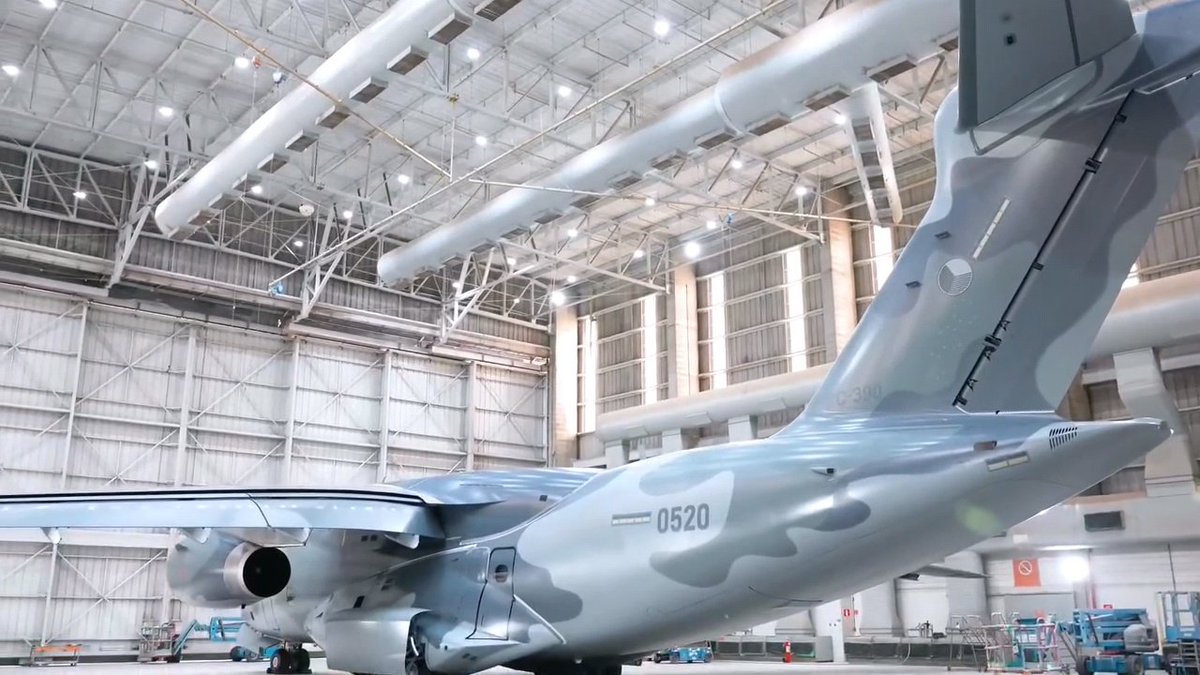 Danny_elMayor's tweet photo. More footage of the Czech C-390 transport aircraft in newly presented CzAF camouflage scheme https://t.co/lRPMu5wL8u
