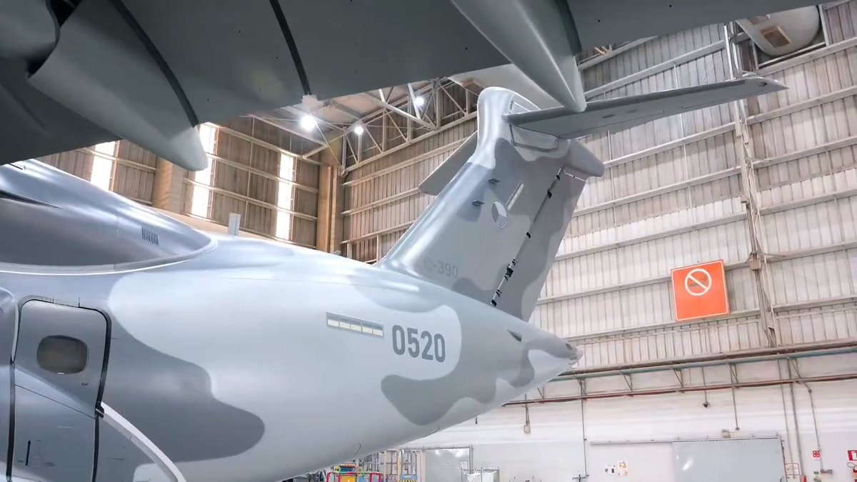 Danny_elMayor's tweet photo. More footage of the Czech C-390 transport aircraft in newly presented CzAF camouflage scheme https://t.co/lRPMu5wL8u