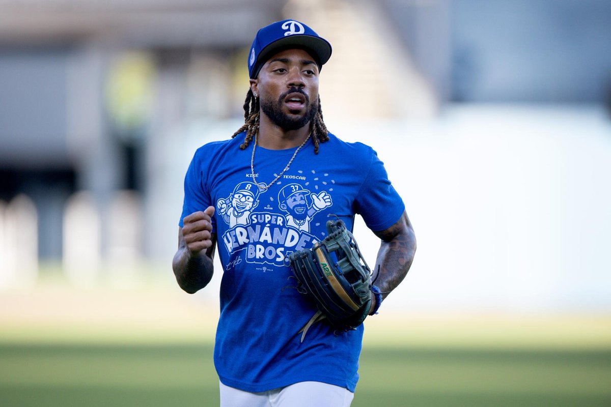 DiamondDimesSN's tweet photo. The Cubs have optioned DH Moisés Ballesteros to Triple-A Iowa. In a corresponding move, OF Justin Dean is being recalled from Triple-A Iowa, per @Michael_Cerami. https://t.co/LnNTXgrbL3