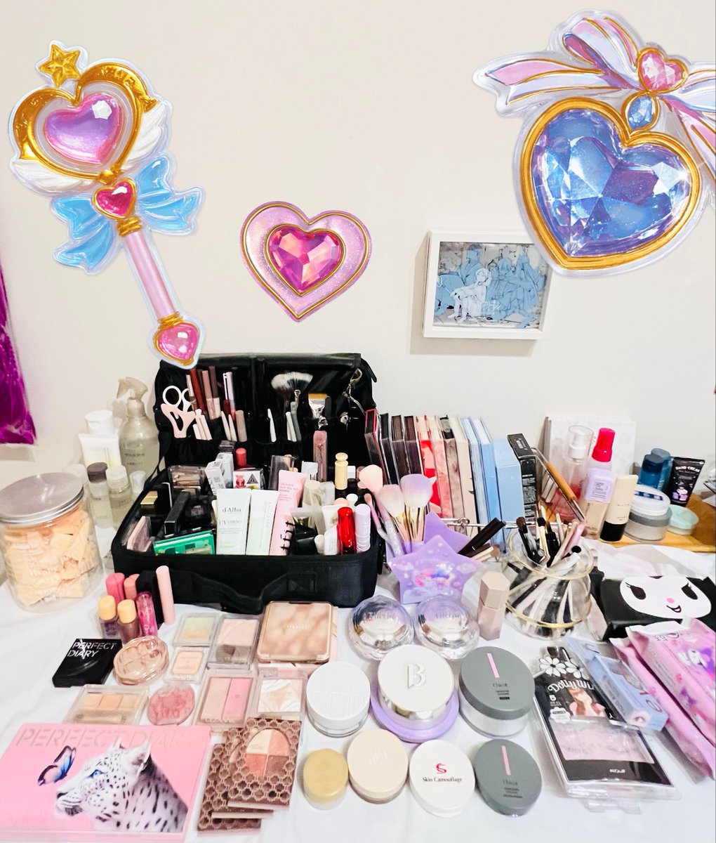 08_zjf's tweet photo. 明日は、
”さちりんのメイク練習に付き合っておくんなまし💄”の会
第2弾の開催どぇす❗️

前回来られなかった山梨buddyさんが参加してくださいます😚💕これから持ち物準備します💓
明日はJIROさんファンの年頃の男の子にもメイクするのでさてどうしたものかと思案中🤔 https://t.co/twyqM0eCxO