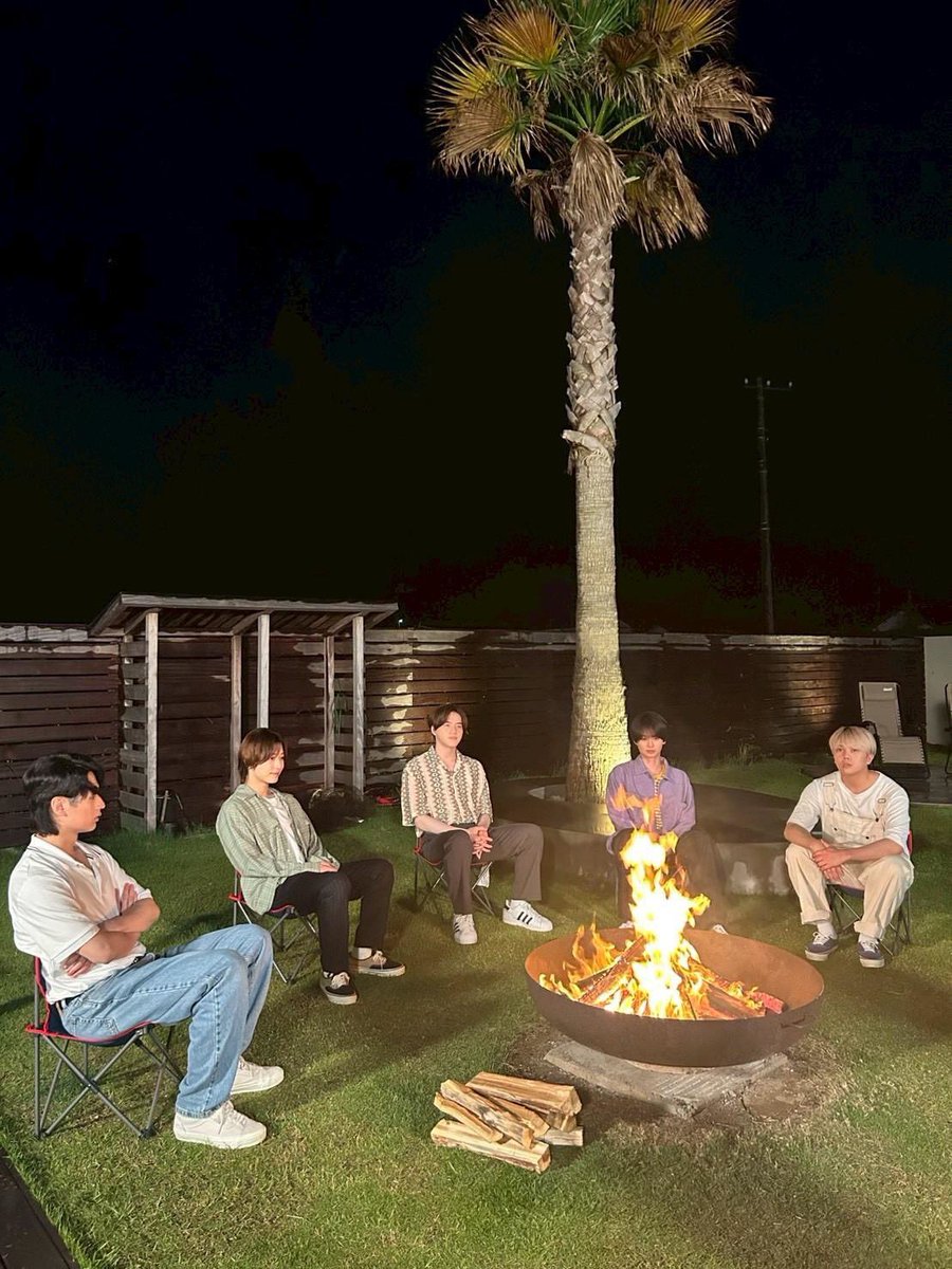 tx_ktl's tweet photo. #キテレツキテル⁉️ 
オフショットをお届け📸

半日に渡る長時間の収録も終盤🔥
途中大雨に見舞われましたが
晴れ男の恩恵もあり(?)天気回復☀️

6月20日(土)深夜1:25〜放送！
お楽しみに🌙

#KEYTOLIT https://t.co/0hB9pesc83