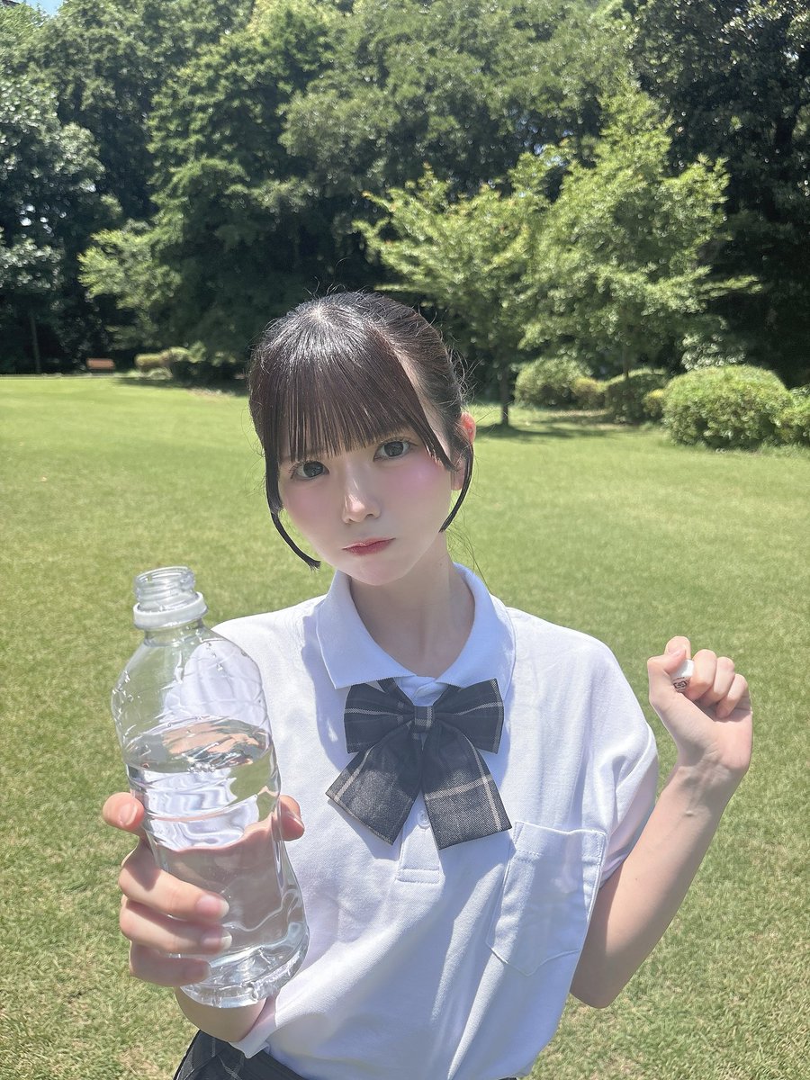 kimiao_riru's tweet photo. 先輩❕❕お水飲みますか❔🫧💧 https://t.co/XFQijsvixB