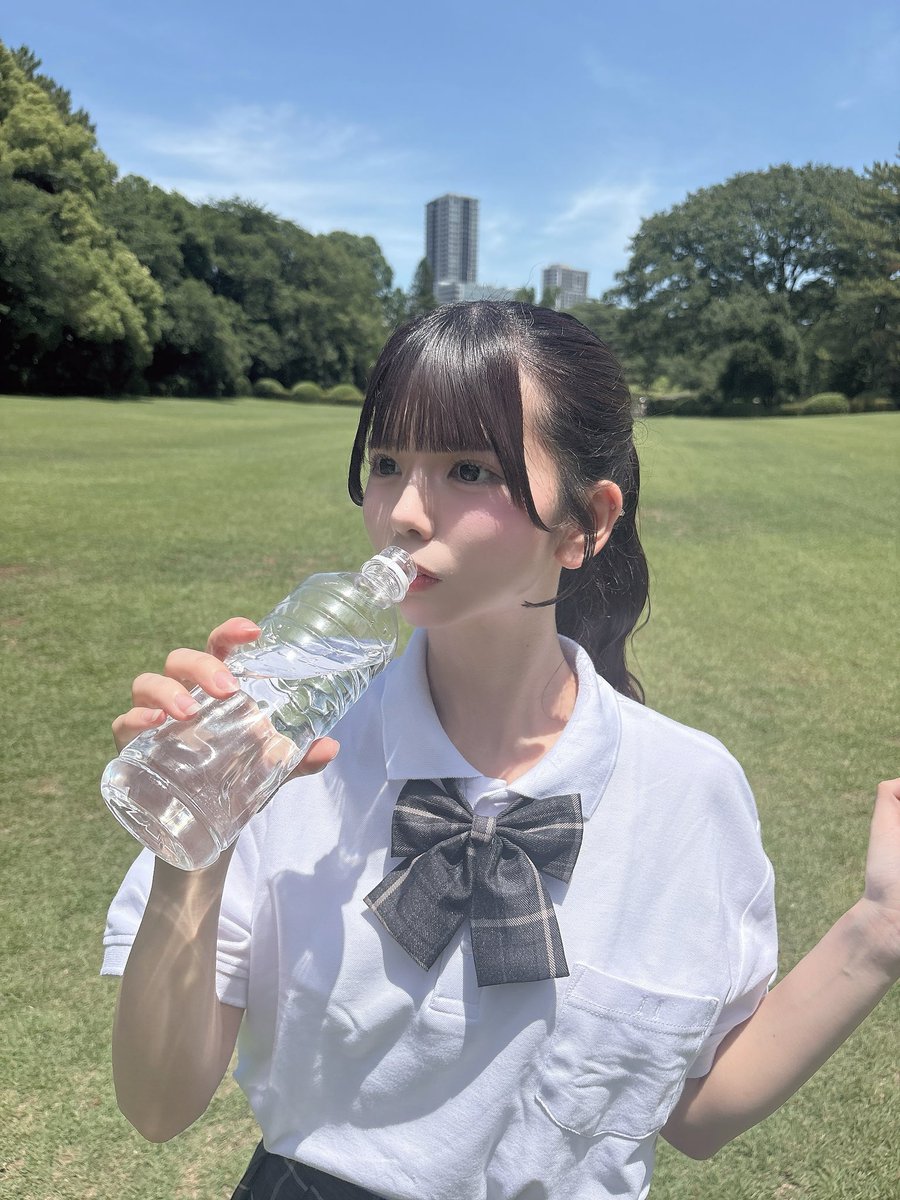 kimiao_riru's tweet photo. 先輩❕❕お水飲みますか❔🫧💧 https://t.co/XFQijsvixB