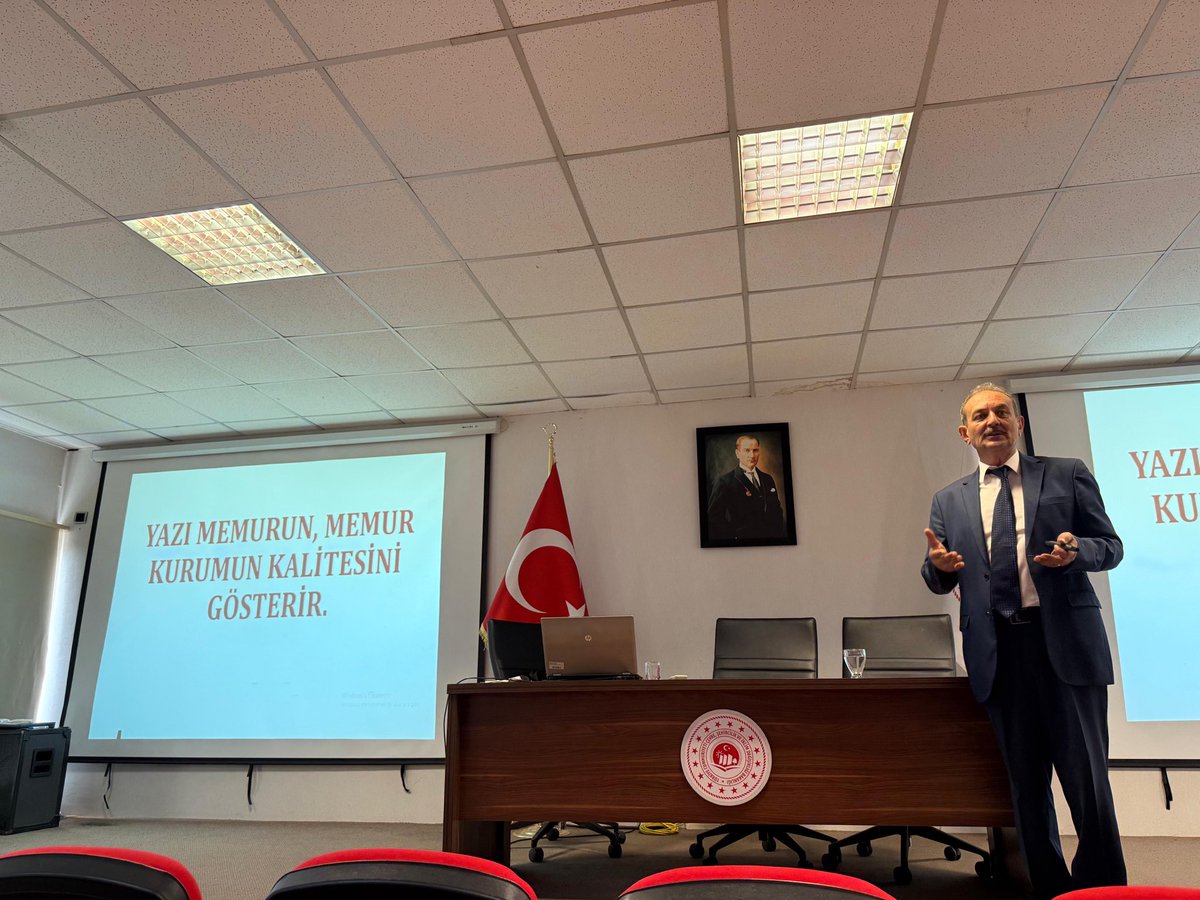CanakkaleCSB's tweet photo. Çanakkale Onsekiz Mart Üniversitesi Sosyal Bilimler Meslek Yüksekokulu öğretim görevlisi Cumhur ERDÖNMEZ tarafından Müdürlüğümüz personeline "Protokol ve Sosyal Davranış Kuralları" konulu eğitim verilmiştir. https://t.co/P8jgZ23jro