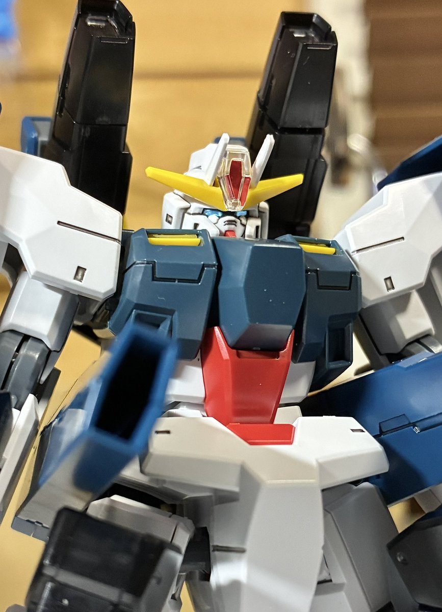 Meshi_02's tweet photo. 最近セラヴィーが再販されたらしいのでスミ入れのみしたうちのセラヴィーを見てください
この大ボリュームで2000円切ってたの凄くないですか
#ガンプラ好きと繋がりたい https://t.co/fXdqRvN776
