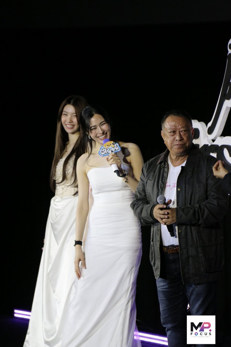 MPFocus_ent's tweet photo. หลิงหลิง คอง, ออม กรณ์นภัส, กิ๊ก สุวัจนี, และป้าแจ๋ว ยุทธนา ในงาน วาดฝันวันวิวาห์ In Love Forever First Premiere with LingOrm

LINGORM ILF EP1
#วาดฝันวันวิวาห์EP1
#LingOrm #หลิงออม
#3PlusStoryxวาดฝันวันวิวาห์EP1 https://t.co/SFOM08vbsm