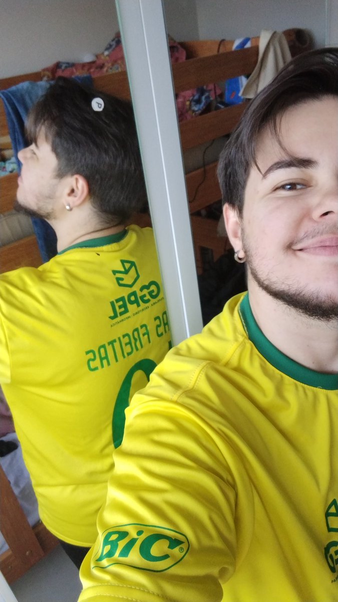 LucasBeckFree's tweet photo. Acordei com a autoestima em 200% https://t.co/S3GagajGdo