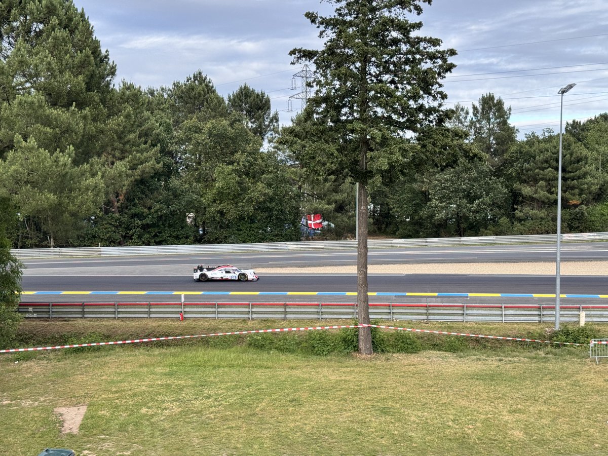 RWSimRacing tweet picture