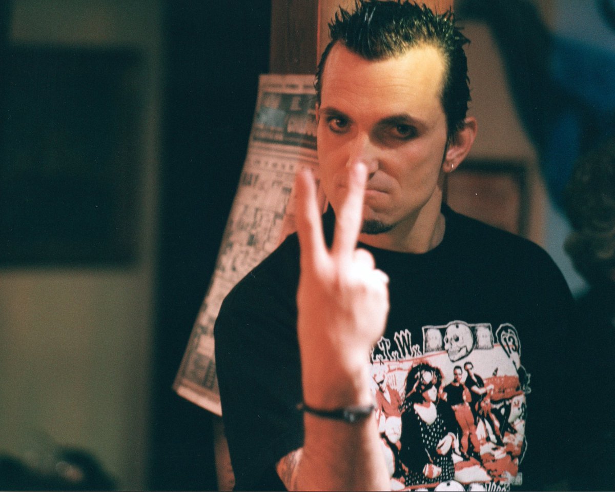 EverclearBand's tweet photo. Behind the scenes of the “Father of Mine” music video shoot in ‘98 🎈Thinking of everyone who can relate to this song this weekend ❤️ https://t.co/TeGS8z6UKt