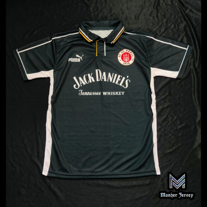 magodeli's tweet photo. @jerseyhubBR Essa retrô do St. Pauli (99/00) https://t.co/9iO2eUmiRt