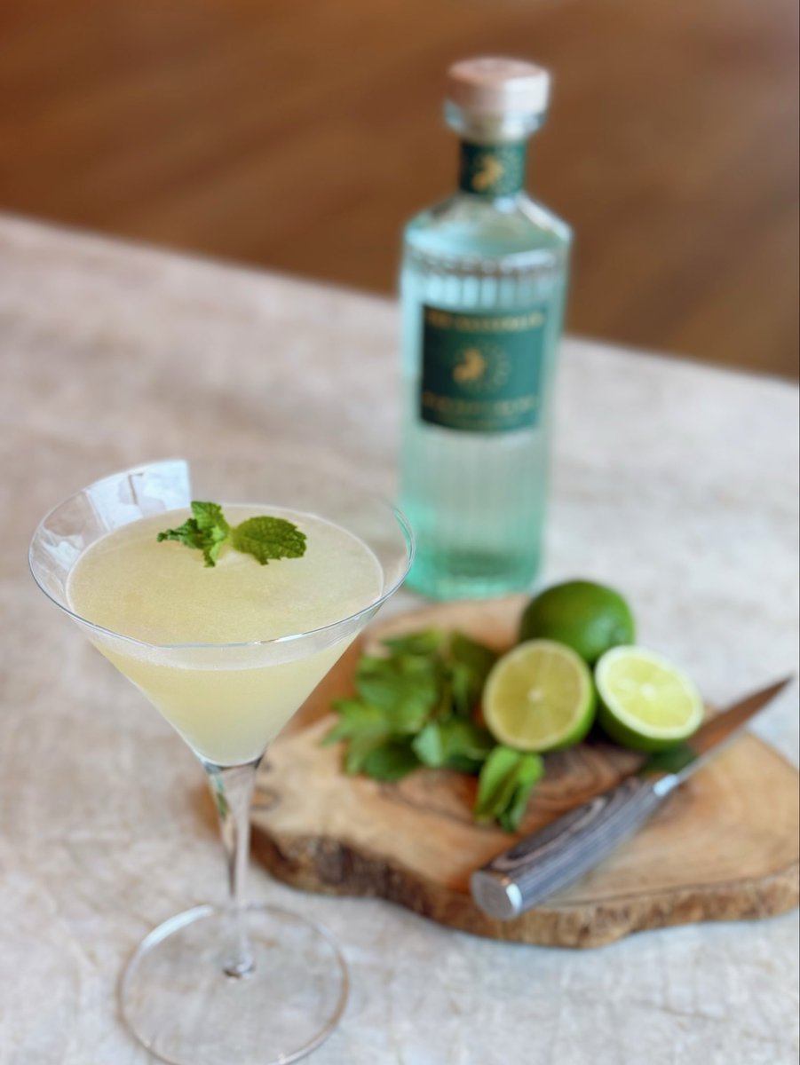 SassenachSpirit's tweet photo. It’s obvious why we’re extra excited about the #WorldCup but in the spirit of the #Sassenach we decided to celebrate not only the match on the field ⚽️ but also in our cocktails. 

Today’s match is The Sassenach #Moroccotini 🏴󠁧󠁢󠁳󠁣󠁴󠁿🇲🇦 
The perfect cocktail to celebrate the game and today’s national #MartiniDay🍸 

Enjoy the Game with a #Sassenach twist…

The Sassenach Moroccotini:
2 oz Sassenach Gin
1 oz fresh lime juice🍋‍🟩
0.5 oz simple syrup
6–8 fresh mint leaves

Add all the ingredients, shake, and strain into a chilled coupe glass.
Garnish with fresh mint.

Perfect for toasting every moment of the World Cup 🍸⚽️