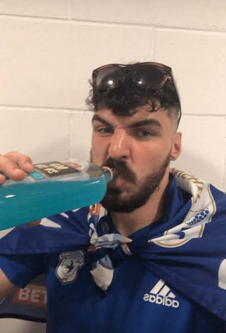 VFTNinian's tweet photo. Hydration break https://t.co/JWObVx82qL