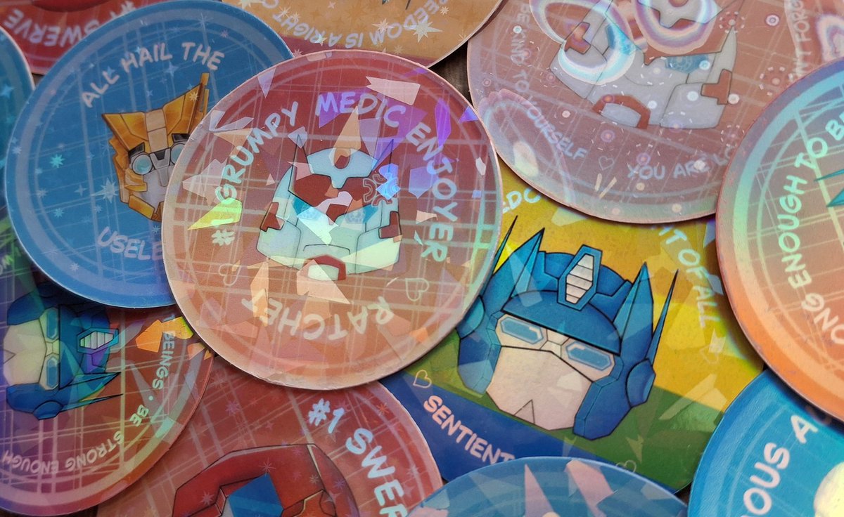 xSeaI3ellx's tweet photo. ✨️I'm like a crow or a dragon hoarding sparkly things ✨️
I really enjoy making stickers so much, been thinking about getting a better machine in the future.
#Transformers #Autobot #Decepticon #IDW #LostLight #Ratchet #Cosmos #OptimusPrime #Rung #Maccadams https://t.co/JgAxQpodB1