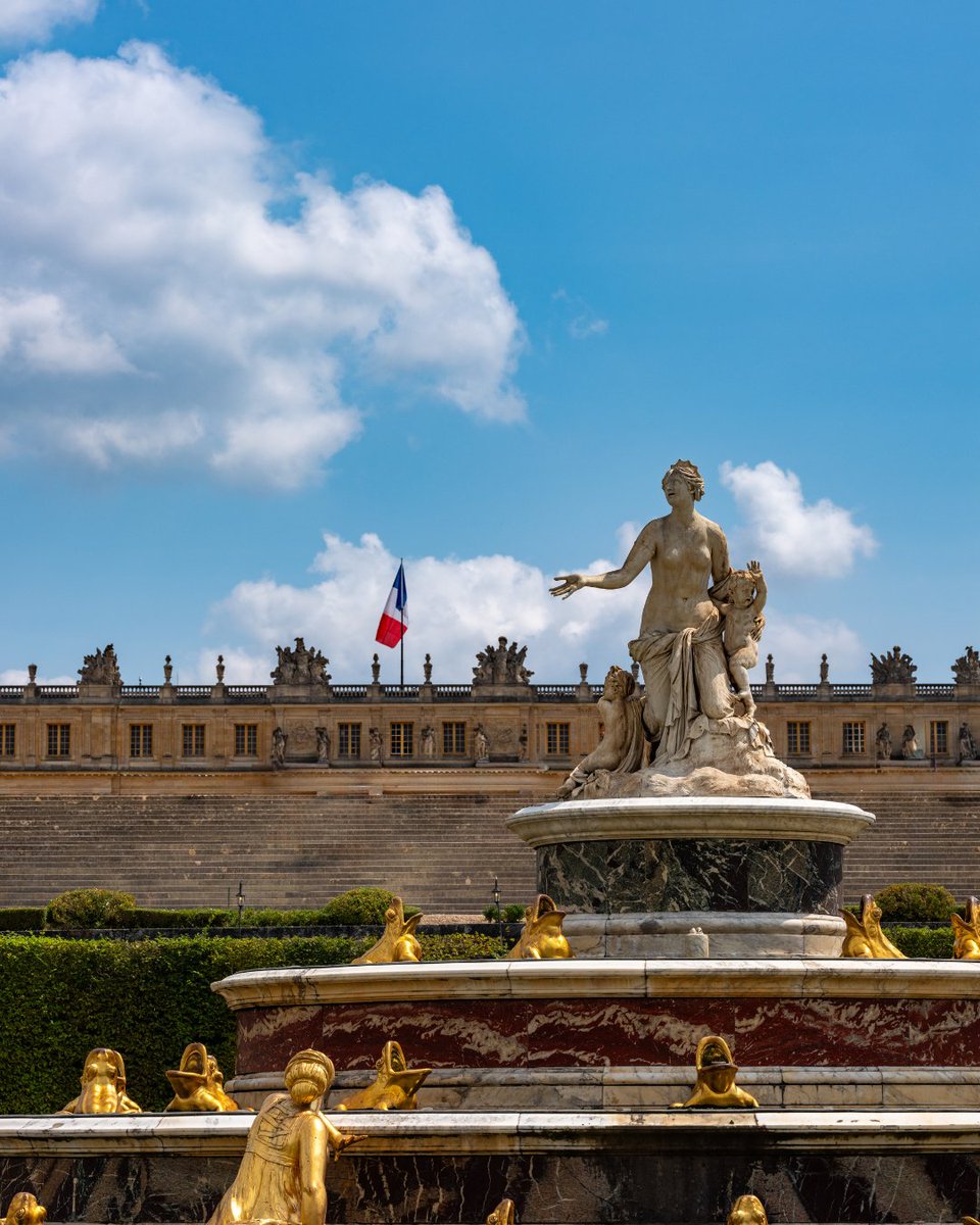 CVersailles's tweet photo. ☀️ Forte chaleur - Informations pratiques

En raison des très fortes chaleurs à partir du dimanche 21 juin, le Château, le domaine de Trianon et les jardins fermeront à 16h30. Le Parc reste ouvert jusqu’à 20h30.

https://t.co/PedOQvP7JJ https://t.co/oI4pJrw0s9