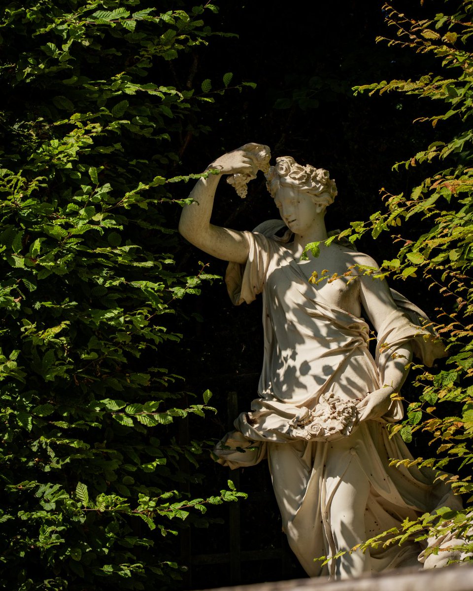 CVersailles's tweet photo. ☀️ Forte chaleur - Informations pratiques

En raison des très fortes chaleurs à partir du dimanche 21 juin, le Château, le domaine de Trianon et les jardins fermeront à 16h30. Le Parc reste ouvert jusqu’à 20h30.

https://t.co/PedOQvP7JJ https://t.co/oI4pJrw0s9