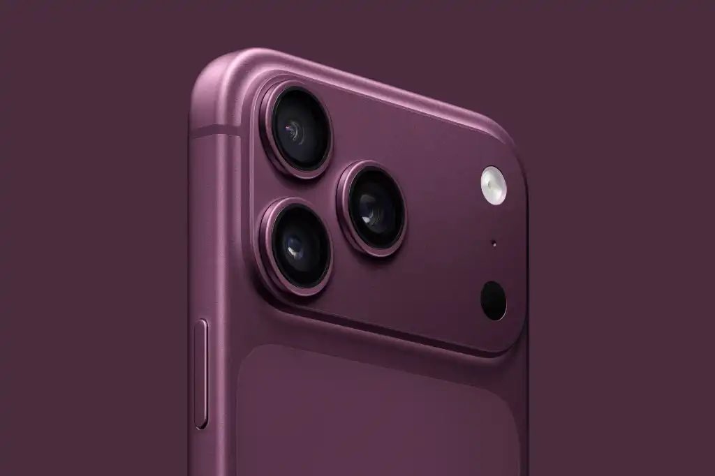 Kulturlesite_'s tweet photo. 🚨 L’IPHONE N’A JAMAIS ÉTÉ AUSSI CHER !!

Apple pourrait fixer le prix de départ de l’Iphone 18 Pro à 1399$ 😳

Soit une hausse d’environ 300 $ par rapport à l’Iphone 17 Pro !! https://t.co/MTq5jIFv7n