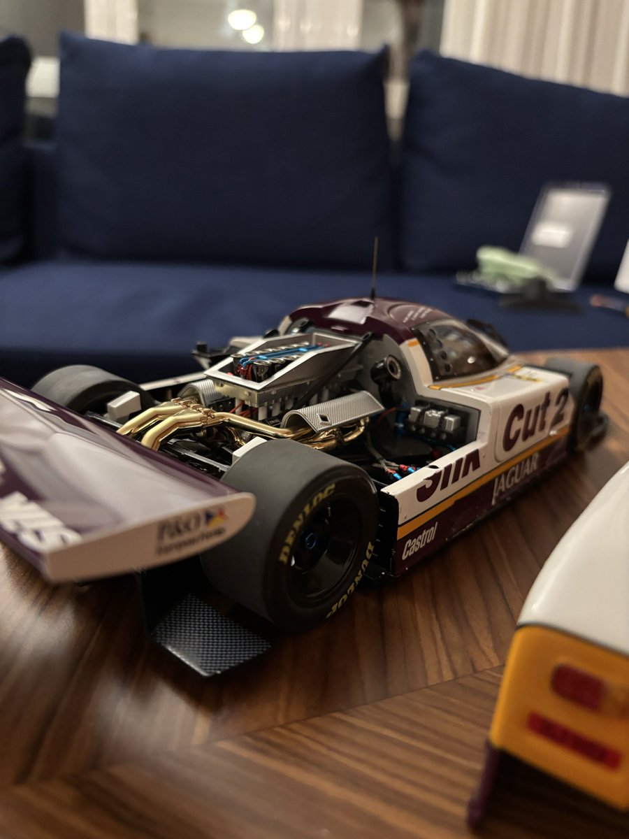 JuanilloMera's tweet photo. Jaguar XJR-9 LM de Exoto, lo encontré en un Mandarake de Utsonomiya y me enamoré, aunque tiene una rueda un poco pocha, viendo los precios que hay por Yahoo, mercari o Europa, fue un chollo #exoto #diecast https://t.co/SJ6Zd8D61n