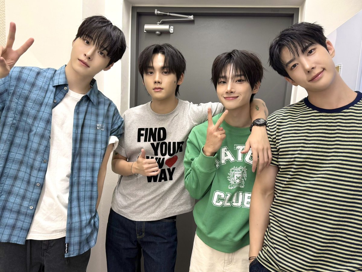 onepact_'s tweet photo. [💙_ #원팩트]

주말 시작이다😍 이번 주도 고생 많았어~
내일도 비가 온다고 하니까 우산 꼭 챙기기!☔️

#ONEPACT #원팩트 https://t.co/oc8rB4ns7S