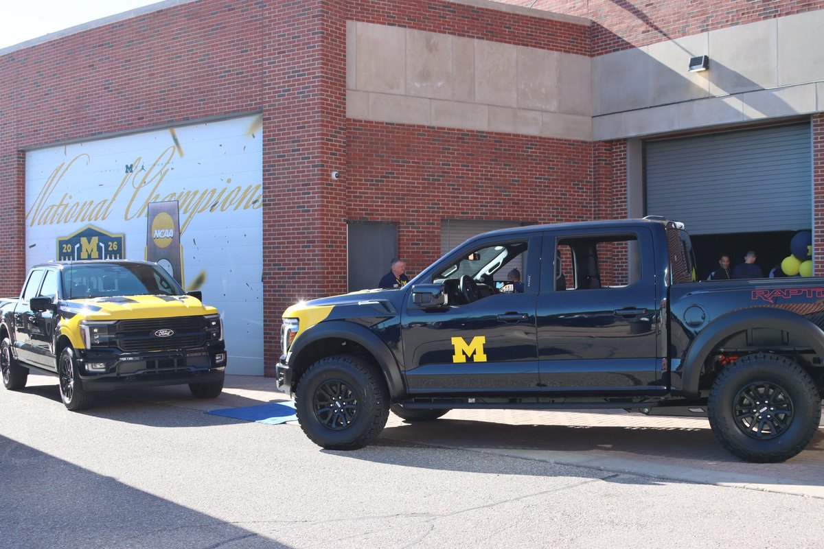 BriceMarich's tweet photo. #Michigan football also had on display two custom winged helmet trucks side by side the blue carpet as recruits and their families were welcomed to Ann Arbor this morning.

The Wolverines going all out for Victors Weekend. https://t.co/nOsRLKmljr
