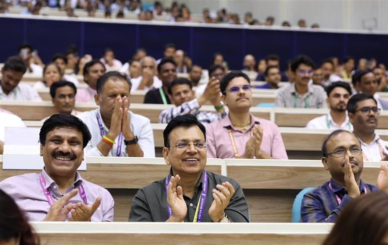mansukhmandviya's tweet photo. युवाओं के सपने, मोदी जी का संकल्प!

#PMViksitBharatRozgarYojana https://t.co/1AywNWgqHW