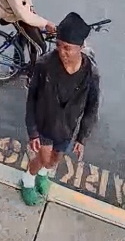 fox28columbus's tweet photo. HAVE YOU SEEN THEM? 4 teen suspects, 1 of whom pulled a gun, at larger after market robbery: police >> https://t.co/XlrMICqDoo https://t.co/cZh6SatnnJ