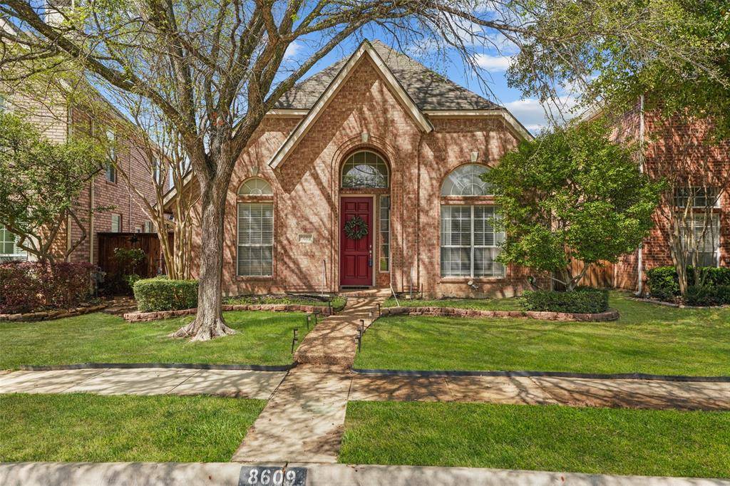 krushjones's tweet photo. New Listing Price: $475,000
8609 Old Oak Drive, Irving, TX 75063 is a fantastic property with 3 bedrooms and 2.0 bathrooms.
See more here: https://t.co/TBGxSbmNkQ https://t.co/ImeATlO6U2