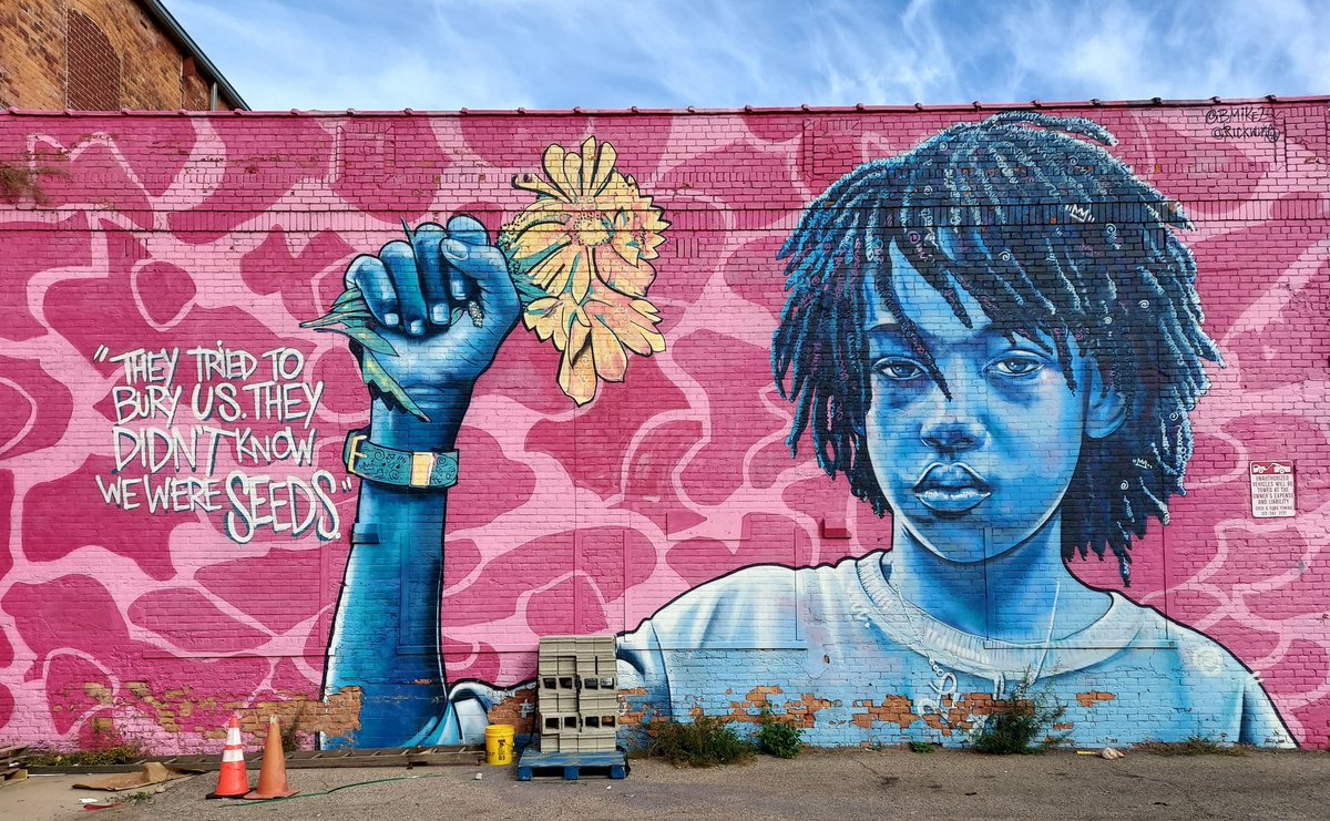 ArtNomads's tweet photo. @obligatraveler @t_jh2009 @LindaPeters64 @travelstustring @AVagabondLife @danielrbates82 @LiveaMemory @ShoestringTrvls @OneDelightfulL @Elizabcullen Final #Top4StreetArt #Top4Theme submission... from our (sort of) hometown of Detroit, which has been radically transformed over the last few years...with #streetart playing a huge role. Starting in Eastern Market and spreading outward...
#StreetArtSaturday #urbanart https://t.co/1qcagwnVNw