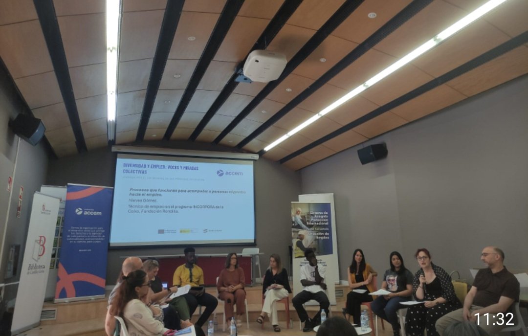 F_Rondilla's tweet photo. Hemos formado parte del evento organizado por @Accem_ong por #eldiamundialdelaspersonasrefugiadas Diversidad y Empleo: Voces y Miradas Colectivas. Desde el proyecto #incorporafundlacaixa de @FundlaCaixa ha transmitido como acompañar a personas migrantes hacia el empleo: . https://t.co/zPNMdmr6V2