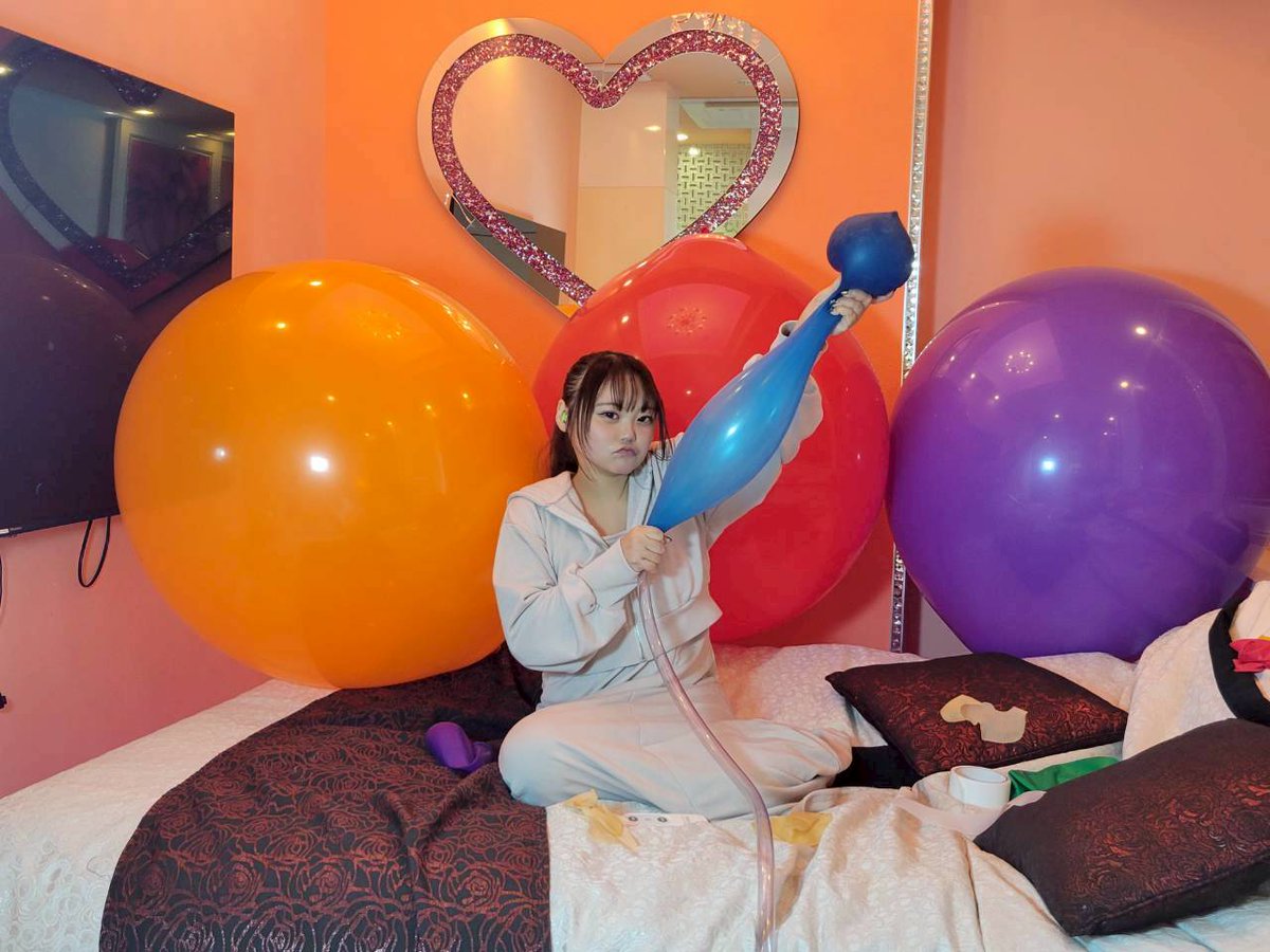 studio_FuwA's tweet photo. #2-03 変形風船x3ふくらまし(事故破裂あり) | studio-fuwa https://t.co/wU6tA7WH0c 
まだいけると思ってたのに、先に終わっちゃうのってずるいよね🎈💥
 #風船フェチ #balloonfetish https://t.co/j9ZXew5Fvf