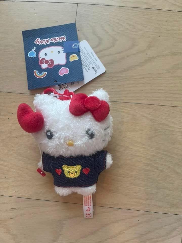 Wish_makeup's tweet photo. 6. พวงกุญแจ Kitty 1,090 บาท
📦ค่าส่ง EMS 50 บาท (หลายชิ้นบวกเพิ่ม)
#Duffyandfriends
#ตลาดนัดsanrio
#ตลาดนัดซานริโอ้ https://t.co/r4Uh0PuwoG
