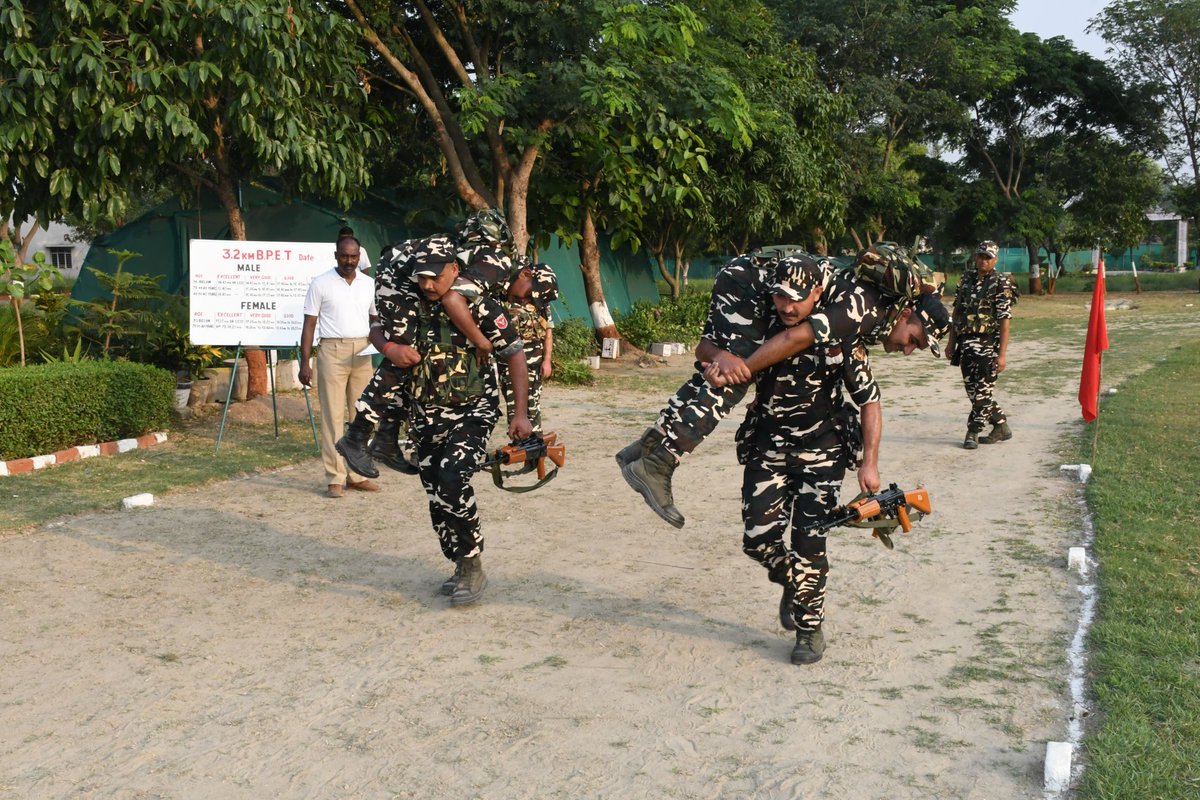 9BnSSB_INDIA's tweet photo. BPET के माध्यम से जवानों की शारीरिक दक्षता, सहनशक्ति एवं कार्यक्षमता का मूल्यांकन।
#SSB_INDIA
#SSBFTRLUCKNOW
#SSBSHQGKP
#BPET
#PhysicalEfficiencyTest
#FitJawan https://t.co/9pgTCXbtyv