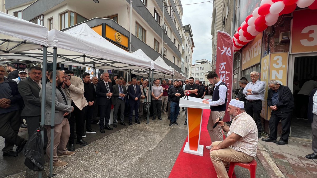 inegolakgenc's tweet photo. İnegöl AK Parti Gençlik Kolları olarak, umre ve hac organizasyonları alanında hizmet verecek olan Kızmaz Turizm’in açılış programına katılım sağladık.

Kızmaz Turizm’e hayırlı ve bereketli kazançlar diliyoruz. https://t.co/pmBGhyn2PZ