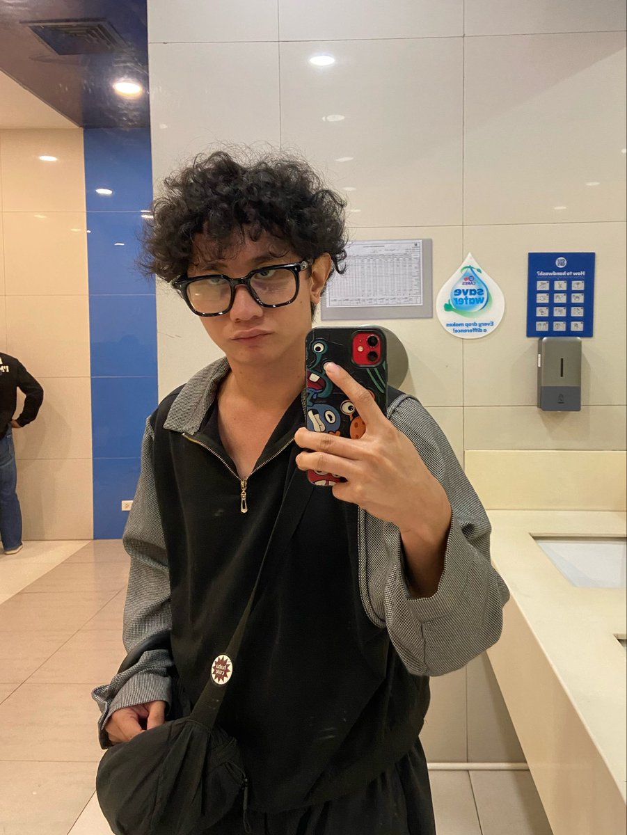 keithmemore_'s tweet photo. mandatory cr mirror selfies https://t.co/cO2Jt3hE0A