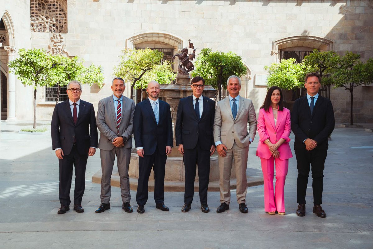 COFIDES's tweet photo. 🔴 COFIDES apoya el proyecto en Barcelona de @OQC_Tech para la apertura del mayor centro de computación cuántica del sur de Europa.

OQC ha cerrado una ronda de inversión cercana a los 300 millones EUR, en la que COFIDES ha invertido un total de 46 millones EUR a través de #FOCO. https://t.co/RDfrQkvvFo