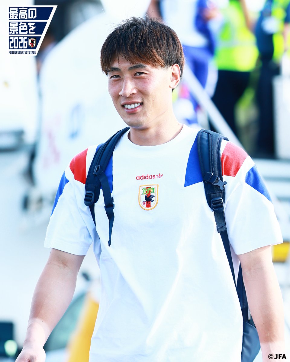 jfa_samuraiblue's tweet photo. チュニジア戦の舞台『モンテレイ』に到着した選手たち🛬

大迫敬介｜渡辺剛

#最高の景色を #サッカー日本代表 https://t.co/GsREb9NomT