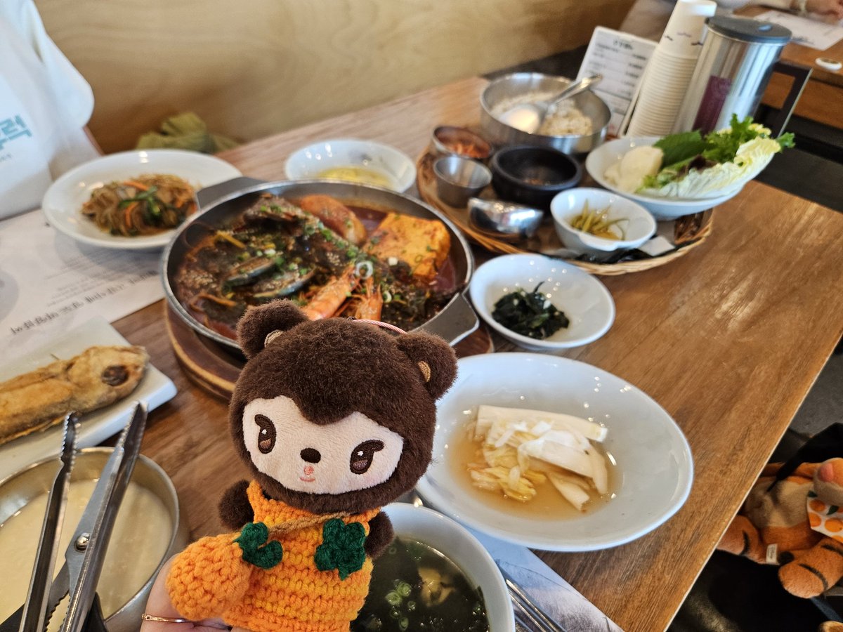 foovee_88's tweet photo. 콩팜은 함덕점 갔겠지 아무래도...? 근데 저도 이때쯤에 갔었어요...... 콩팜촬영시즌에(...) https://t.co/cRAPVhrdOS